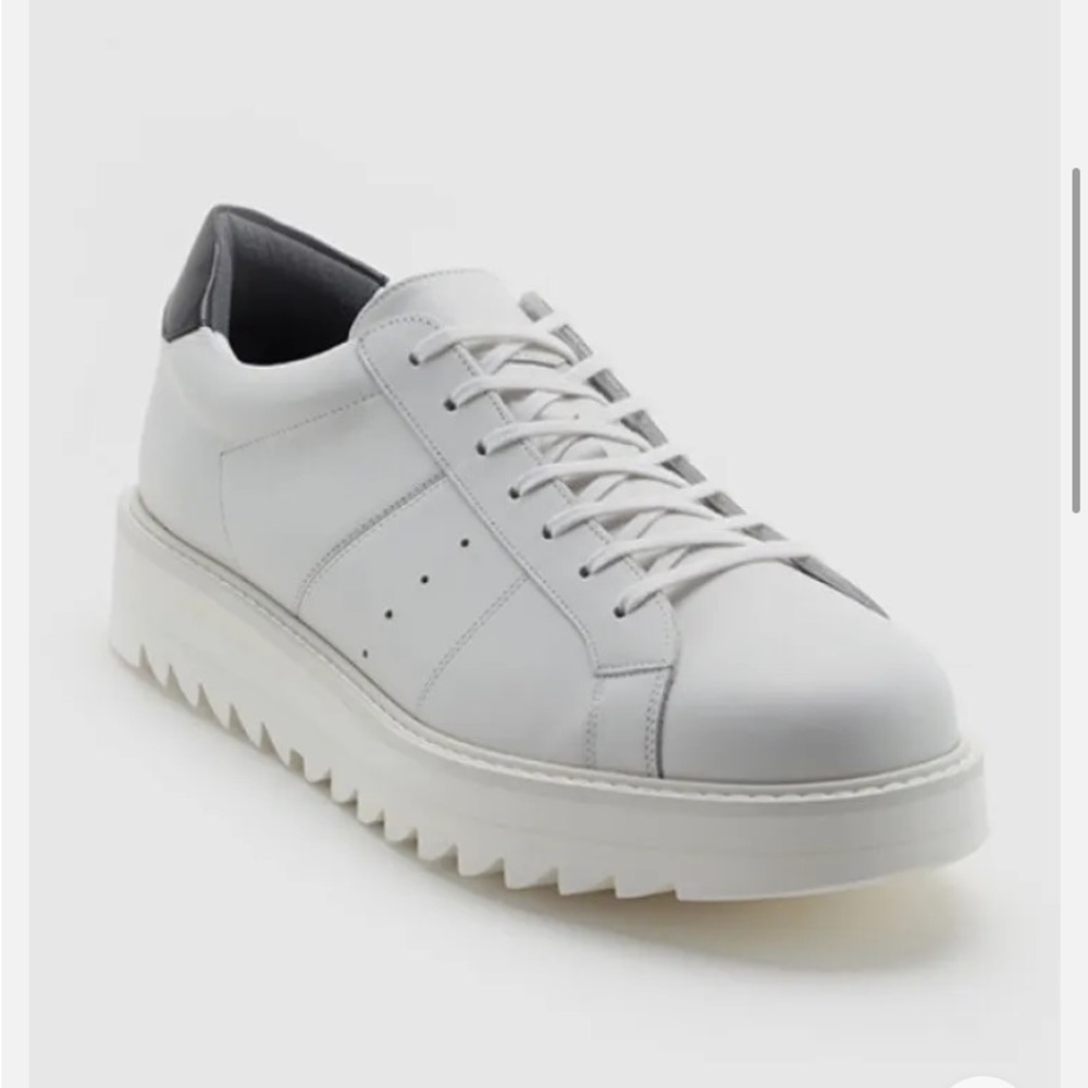 Onitsuka Tiger Courts Leather Sneakers